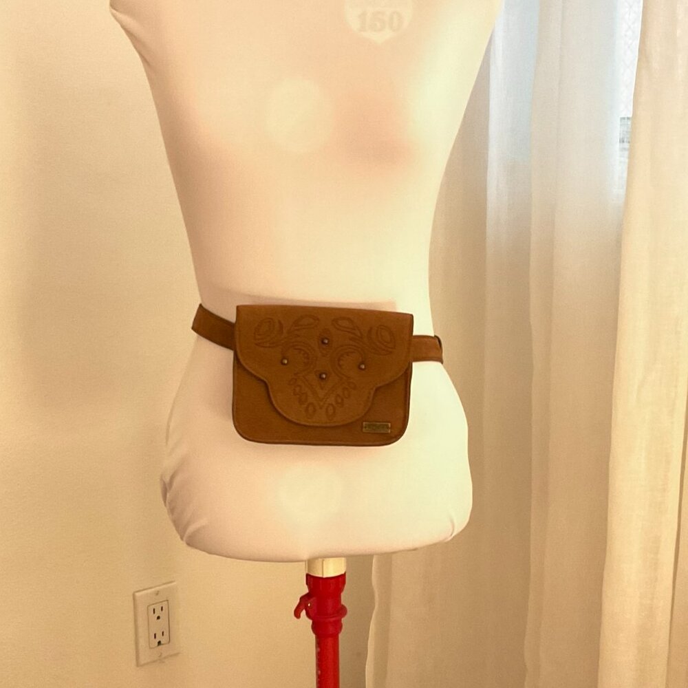 Roxy Fanny Pack / Cross Shoulder Bag